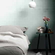 Charger l'image dans la galerie, Pinpoint est une partition dynamique de lignes horizontales et verticales tracées à la main. Son rythme évoque un espace infini où « les ondes en vibrations se rencontrent et leur rencontre engendre une nouvelle vibration d’où jaillit la vie et le mouvement perpétuel » (Georges Vantongerloo, « Réflexions », 1917 in de Stijl n°9/11, juillet 1918). De sa teinte légère de vert bleu se dégage beaucoup de sérénité et de fraicheur. Credit Photo Nordic Tales