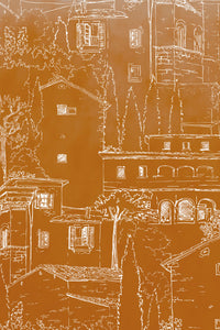 Alberoro est un paysage de Toscane où les vieilles bâtisses de pierres côtoient les oliviers et les cyprès. Sous le soleil, l’ombres des persiennes et la fraîcheur des loggias invitent à la farniente.  Le panoramique a un fond patiné orange courge, dessin à la main par Mayeul Gauvin.