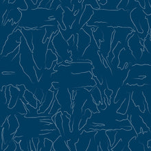 Charger l&#39;image dans la galerie, La poésie de la laine se tricote maille après maille dans ce dessin au trait grossi à l&#39;excès. Le motif presque abstrait de Sonia, fait d&#39;entrelacs, se dévoilera à qui sait le regarder et habillera l&#39;espace de son délicat cocon.
